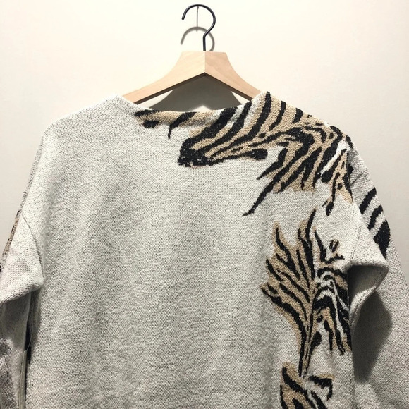 New Chico's Tiger Animal Print Face Sweater Neutral v-neck lagenlook long sleeve - Picture 10 of 12